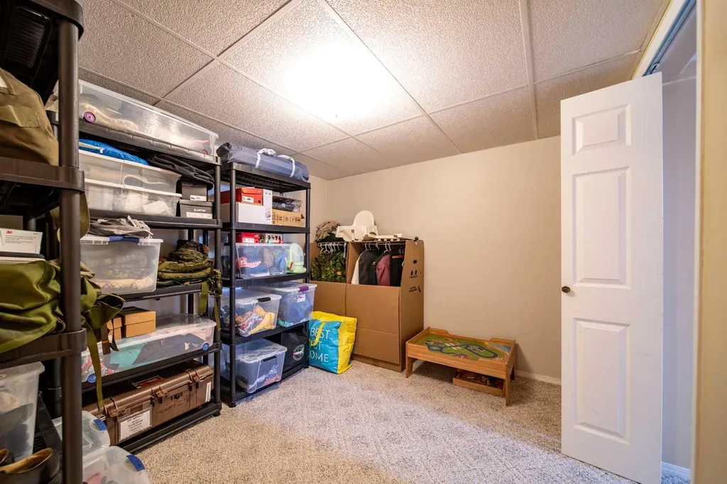 921 22 Street Wainwright AB T9W1T8