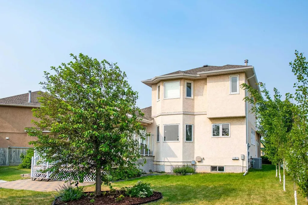 921 22 Street Wainwright AB T9W1T8