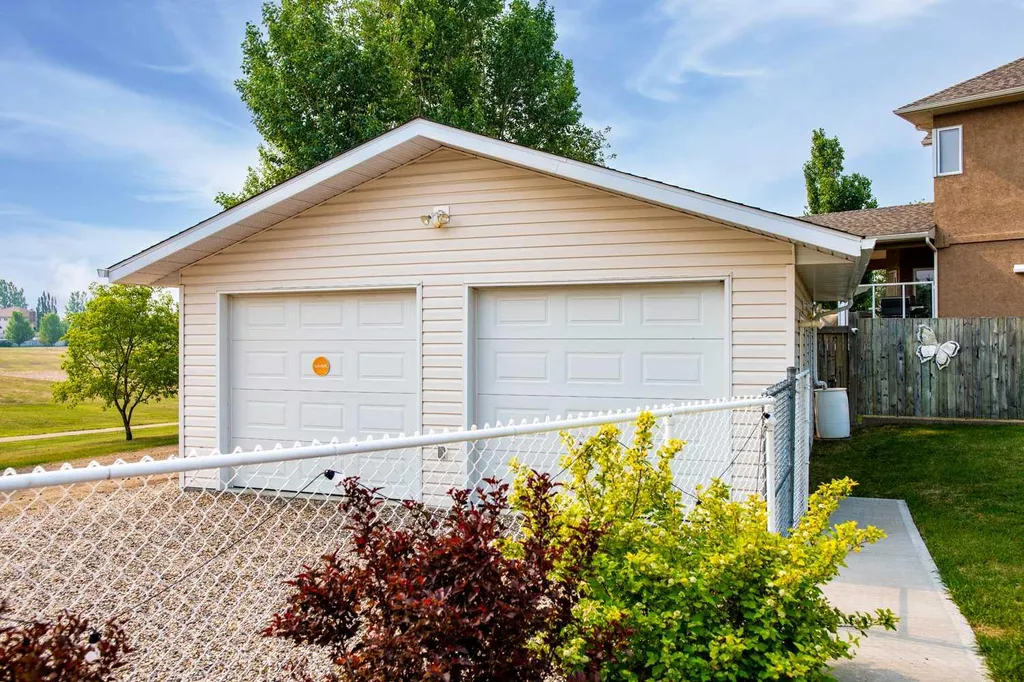 921 22 Street Wainwright AB T9W1T8
