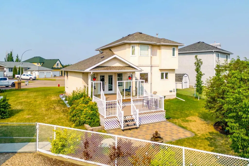 921 22 Street Wainwright AB T9W1T8