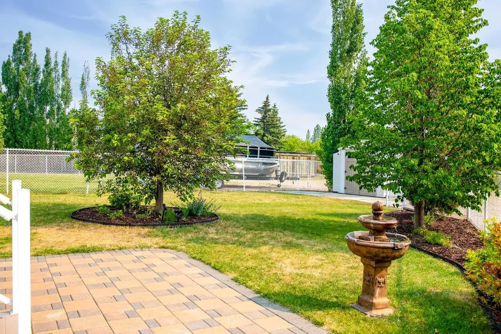 921 22 Street Wainwright AB T9W1T8