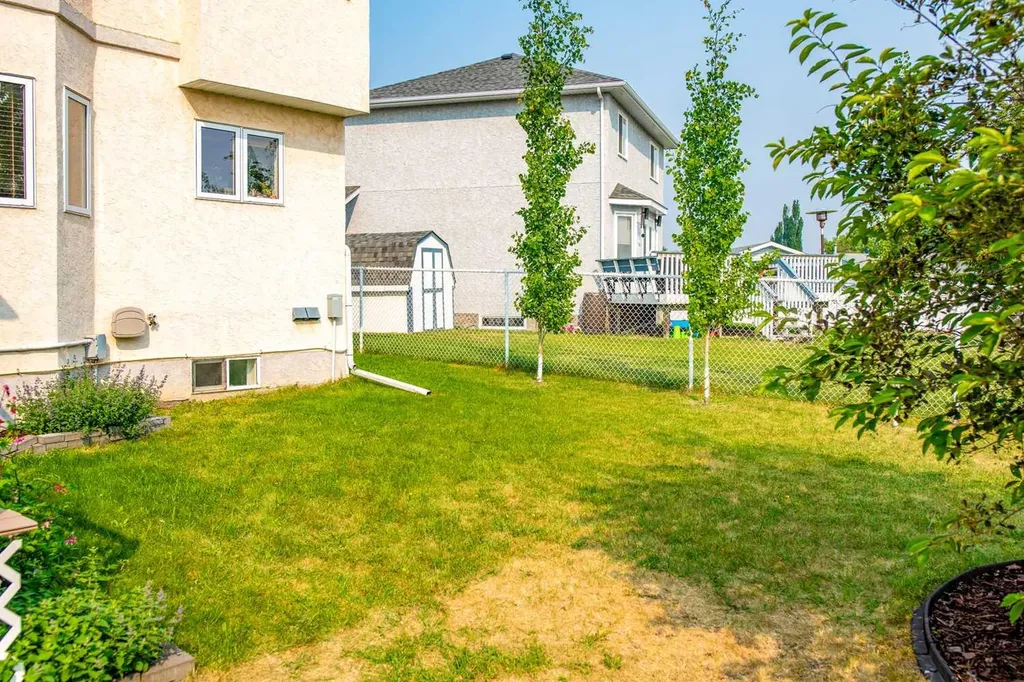 921 22 Street Wainwright AB T9W1T8