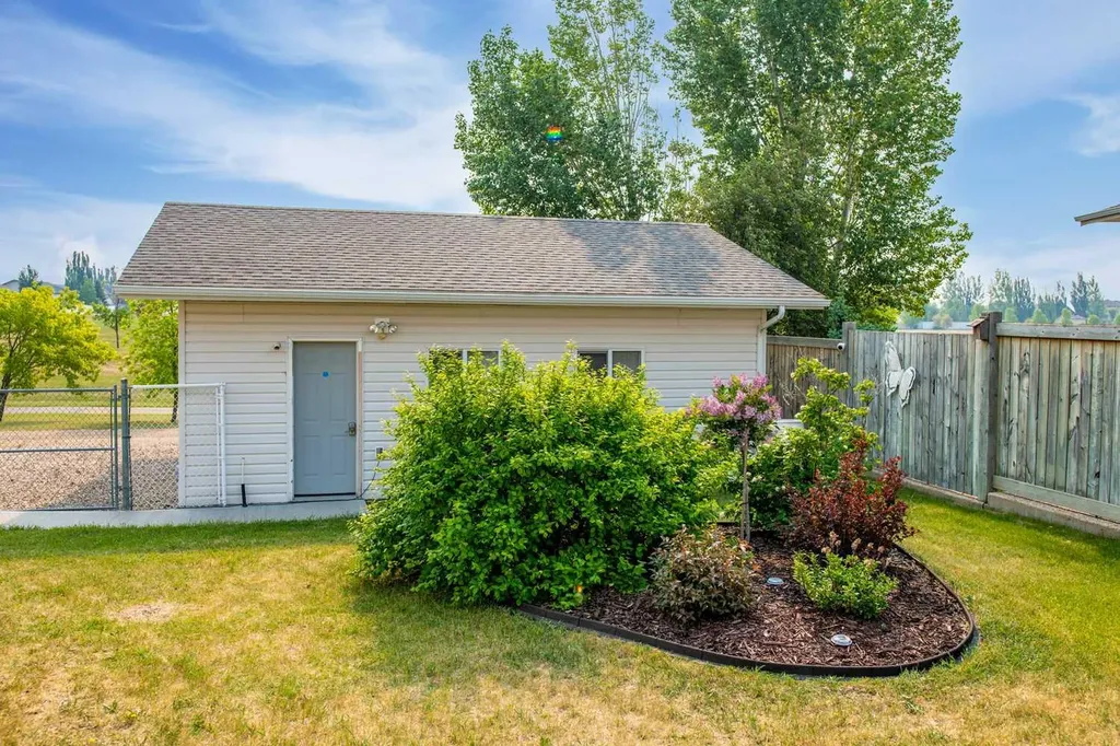 921 22 Street Wainwright AB T9W1T8
