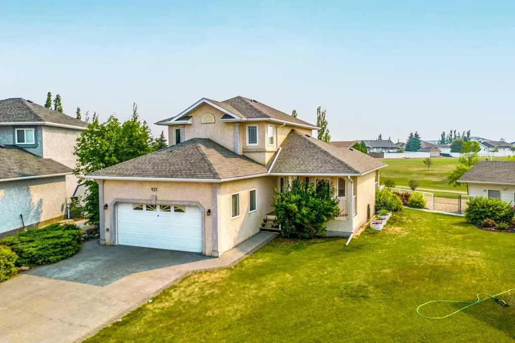 921 22 Street Wainwright AB T9W1T8