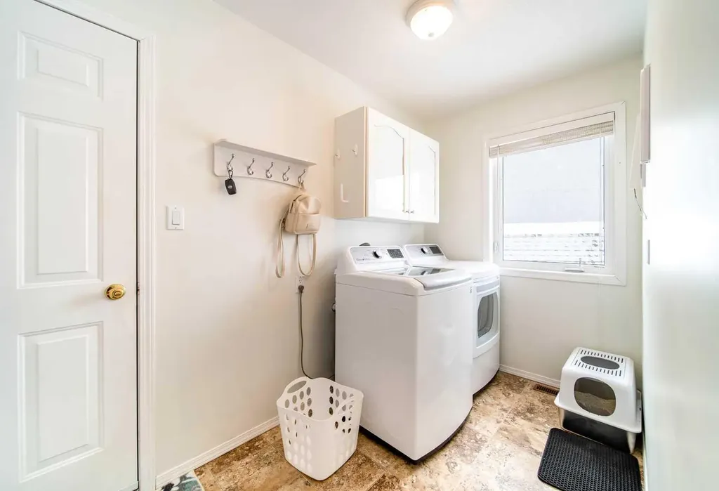 921 22 Street Wainwright AB T9W1T8