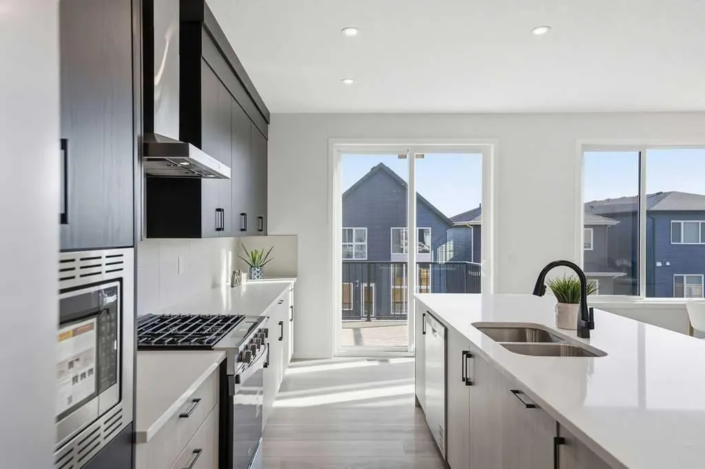259 Marnot Grove NW Calgary AB T3J2J5