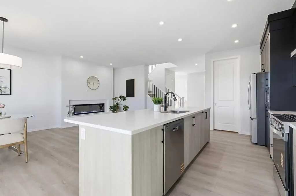 259 Marnot Grove NW Calgary AB T3J2J5