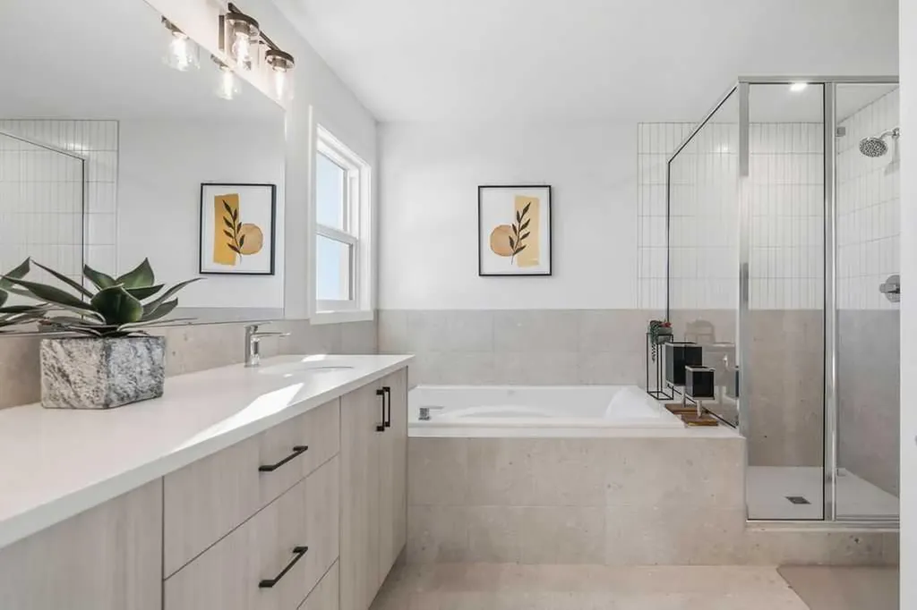259 Marnot Grove NW Calgary AB T3J2J5