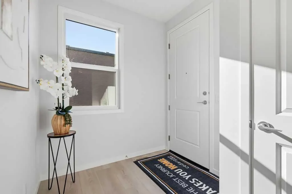 259 Marnot Grove NW Calgary AB T3J2J5