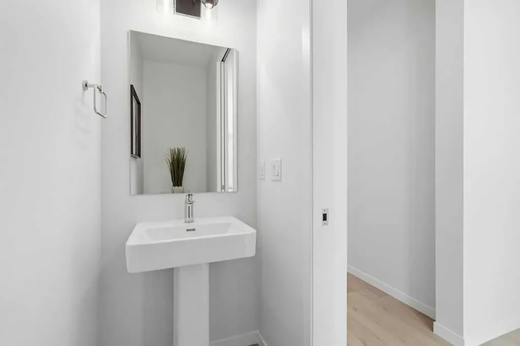259 Marnot Grove NW Calgary AB T3J2J5