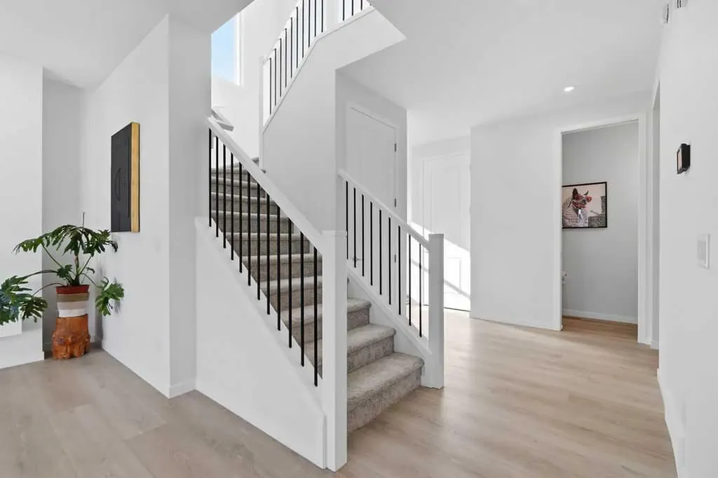 259 Marnot Grove NW Calgary AB T3J2J5