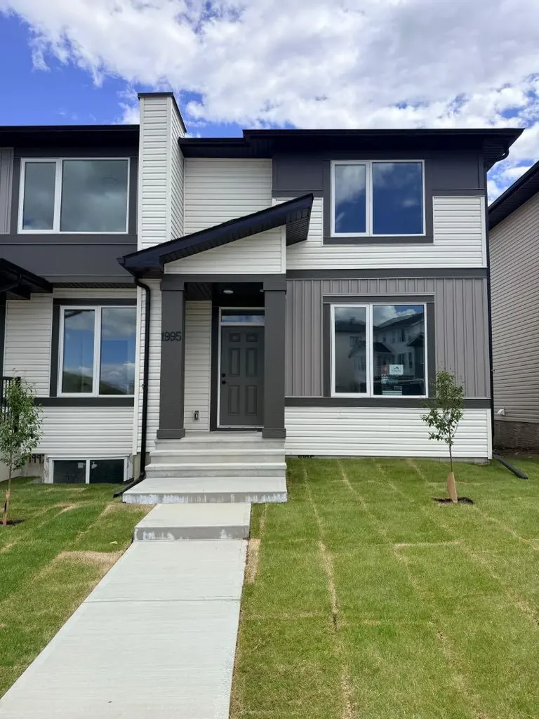 1995 Mccaskill Drive Crossfield AB T0M 0S0