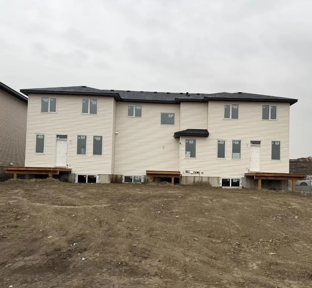 1995 Mccaskill Drive Crossfield AB T0M 0S0