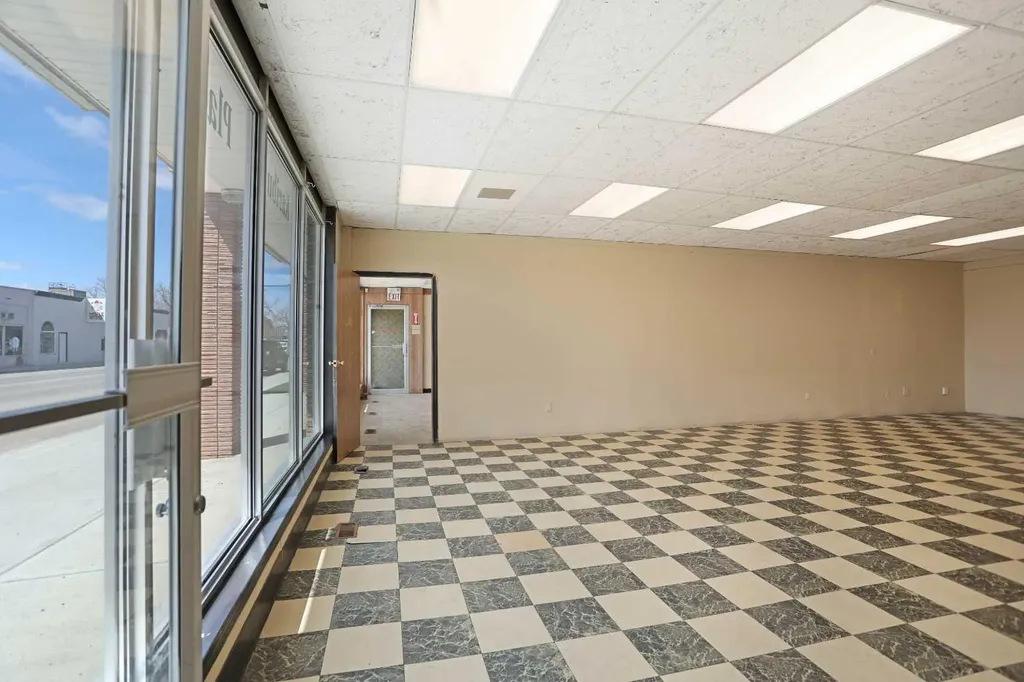 120 1 Avenue E Brooks AB T1R 0S4