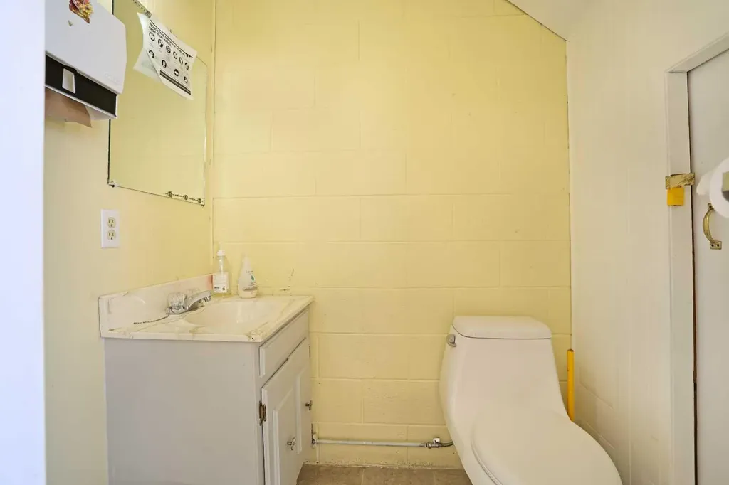 120 1 Avenue E Brooks AB T1R 0S4