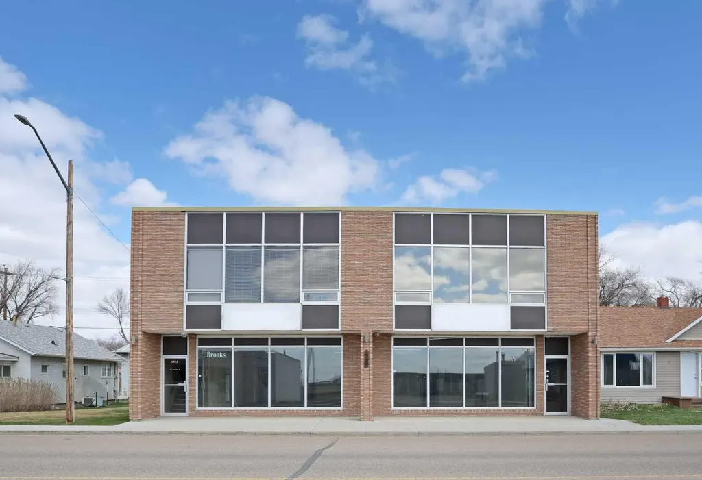 120 1 Avenue E Brooks AB T1R 0S4