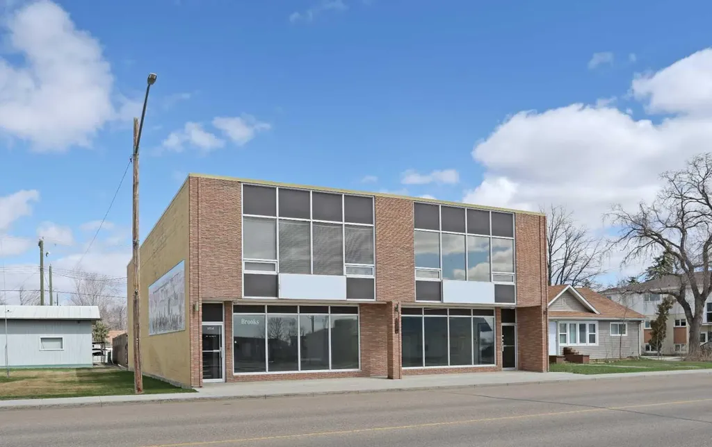 120 1 Avenue E Brooks AB T1R 0S4