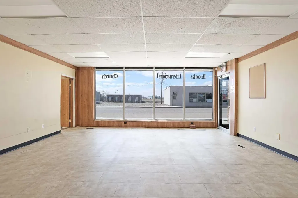 120 1 Avenue E Brooks AB T1R 0S4