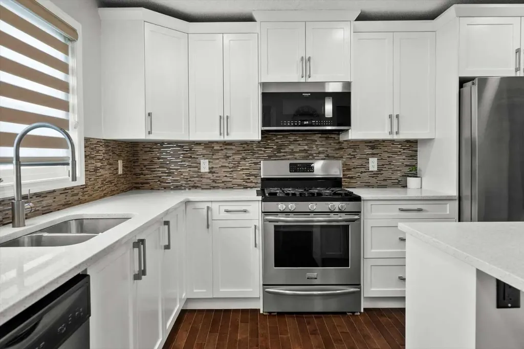 48 Walgrove Green SE Calgary AB T2X 2J1