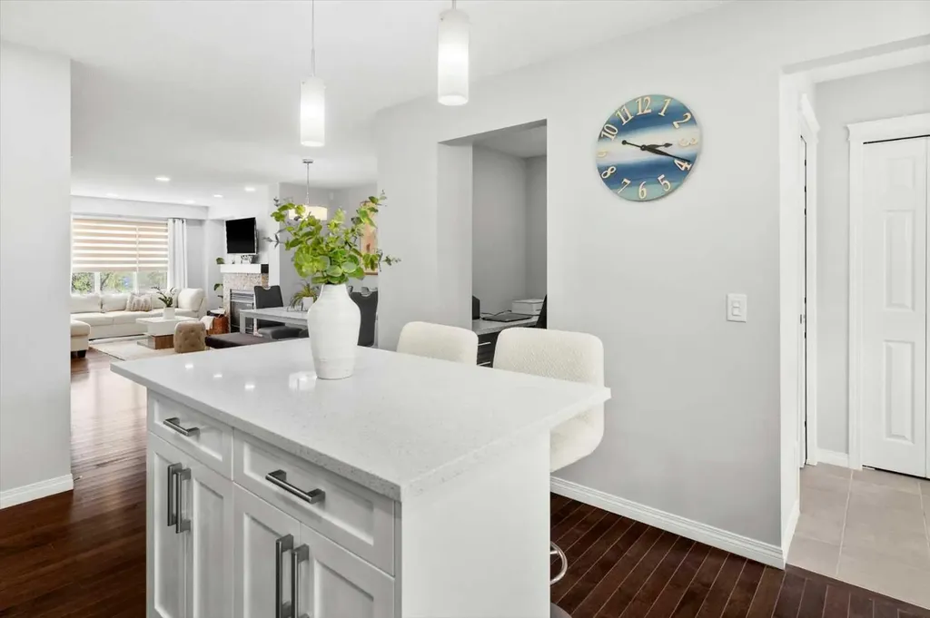 48 Walgrove Green SE Calgary AB T2X 2J1