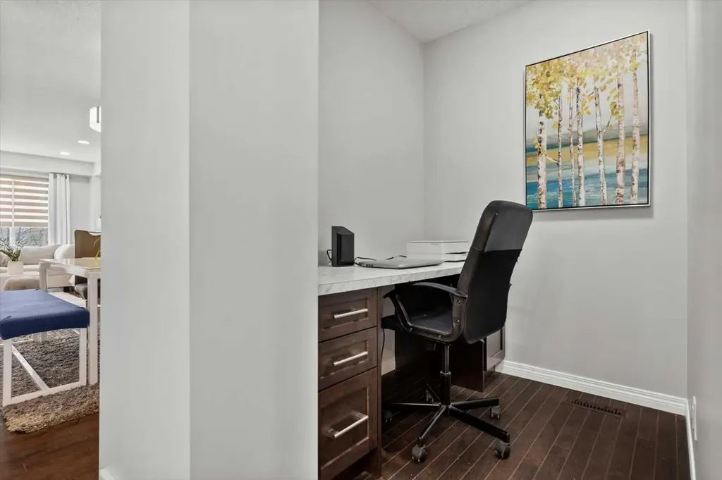 48 Walgrove Green SE Calgary AB T2X 2J1