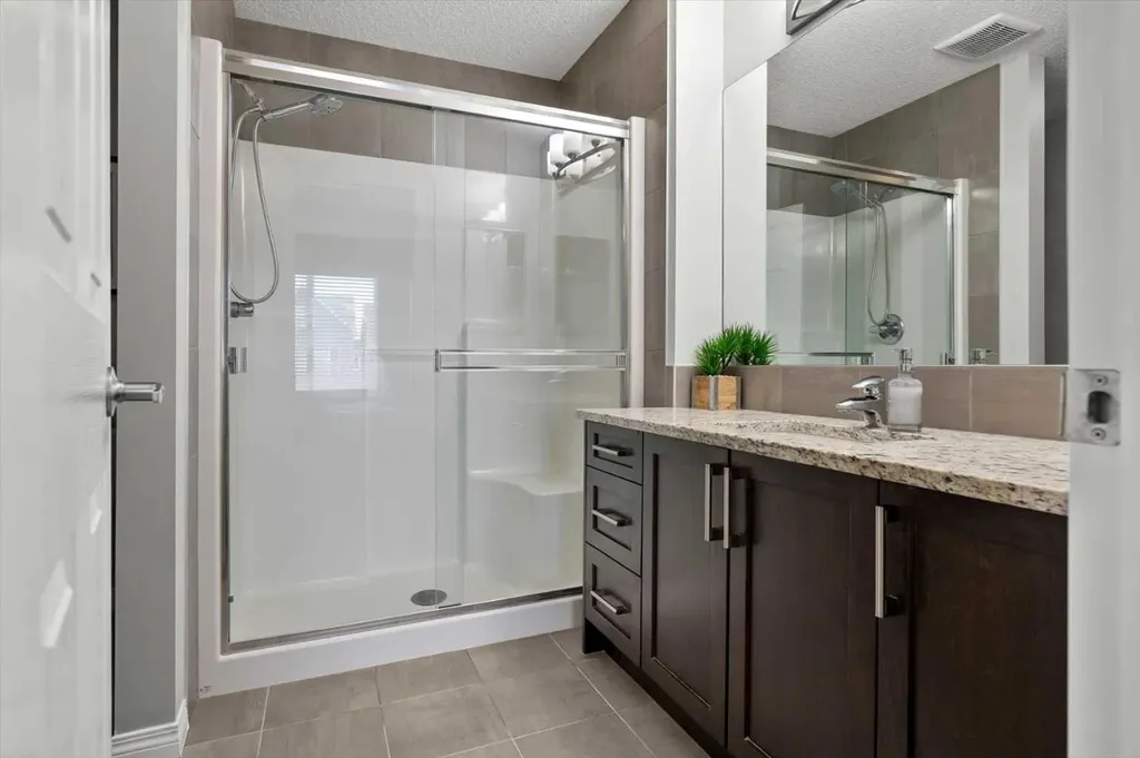 48 Walgrove Green SE Calgary AB T2X 2J1