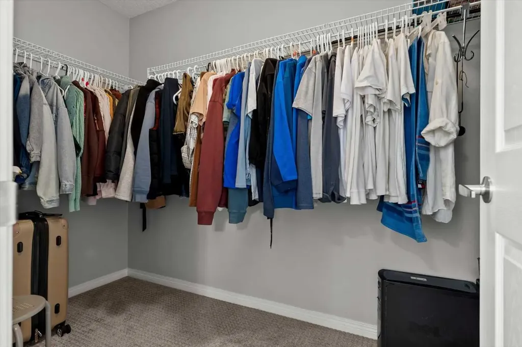 48 Walgrove Green SE Calgary AB T2X 2J1