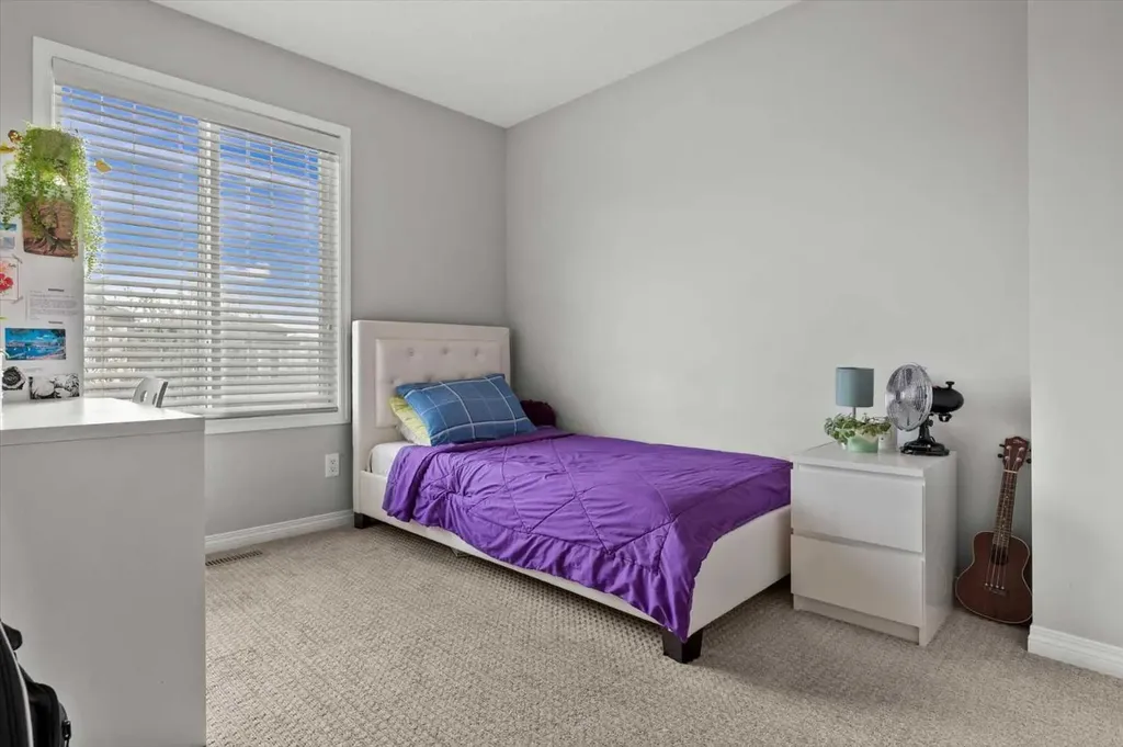 48 Walgrove Green SE Calgary AB T2X 2J1