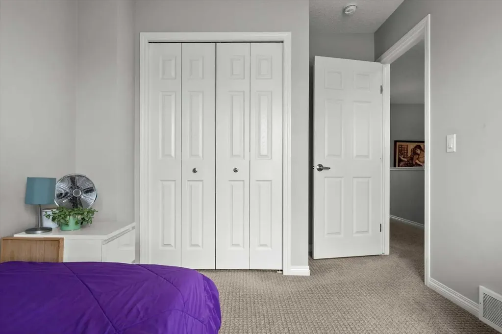 48 Walgrove Green SE Calgary AB T2X 2J1