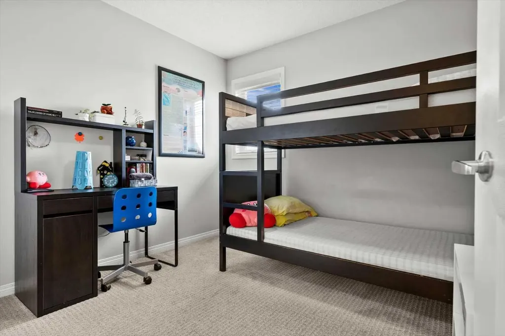 48 Walgrove Green SE Calgary AB T2X 2J1