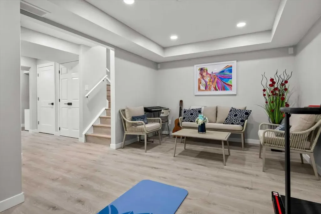 48 Walgrove Green SE Calgary AB T2X 2J1