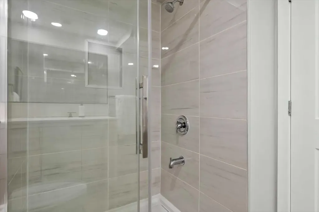 48 Walgrove Green SE Calgary AB T2X 2J1