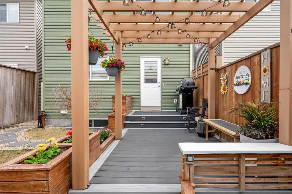 48 Walgrove Green SE Calgary AB T2X 2J1