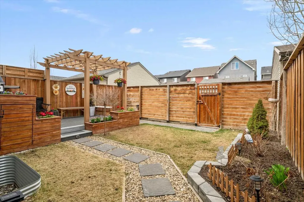 48 Walgrove Green SE Calgary AB T2X 2J1
