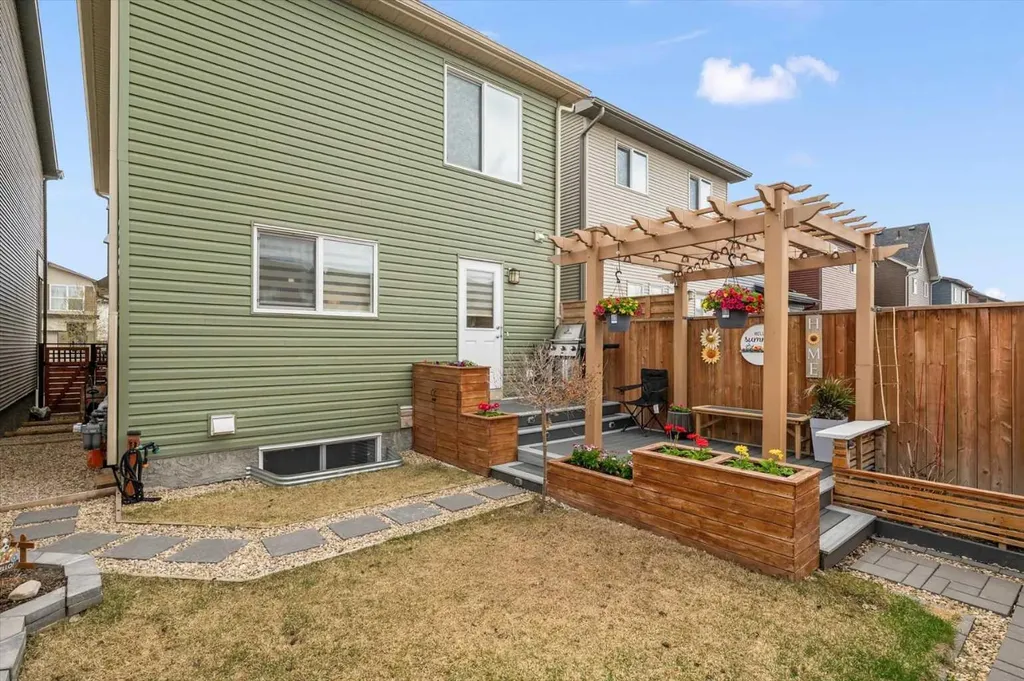 48 Walgrove Green SE Calgary AB T2X 2J1