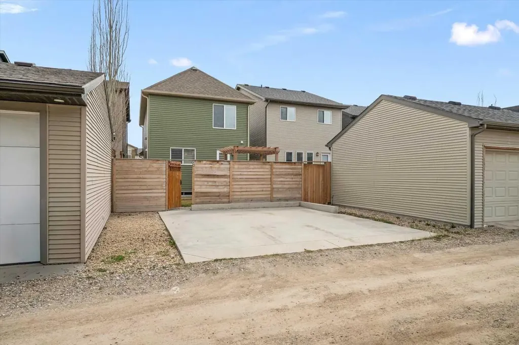 48 Walgrove Green SE Calgary AB T2X 2J1
