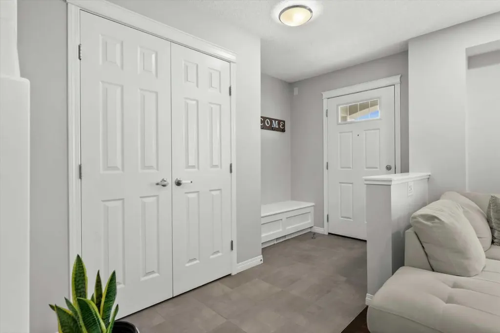 48 Walgrove Green SE Calgary AB T2X 2J1