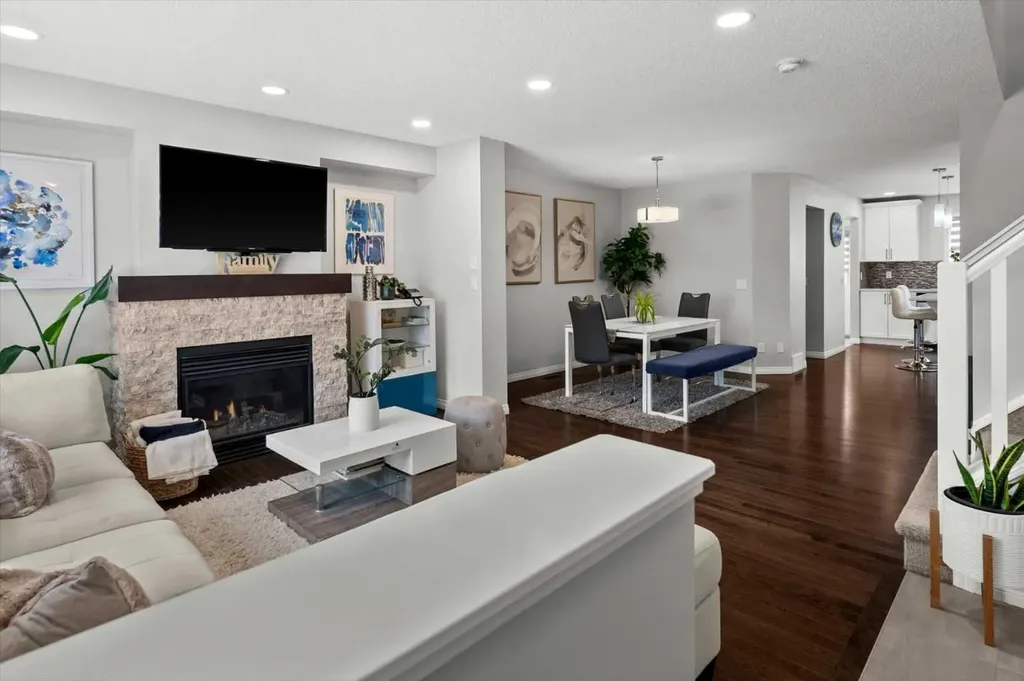 48 Walgrove Green SE Calgary AB T2X 2J1