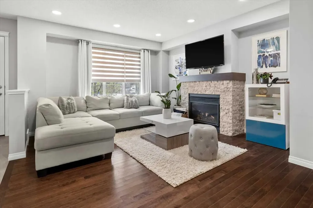 48 Walgrove Green SE Calgary AB T2X 2J1