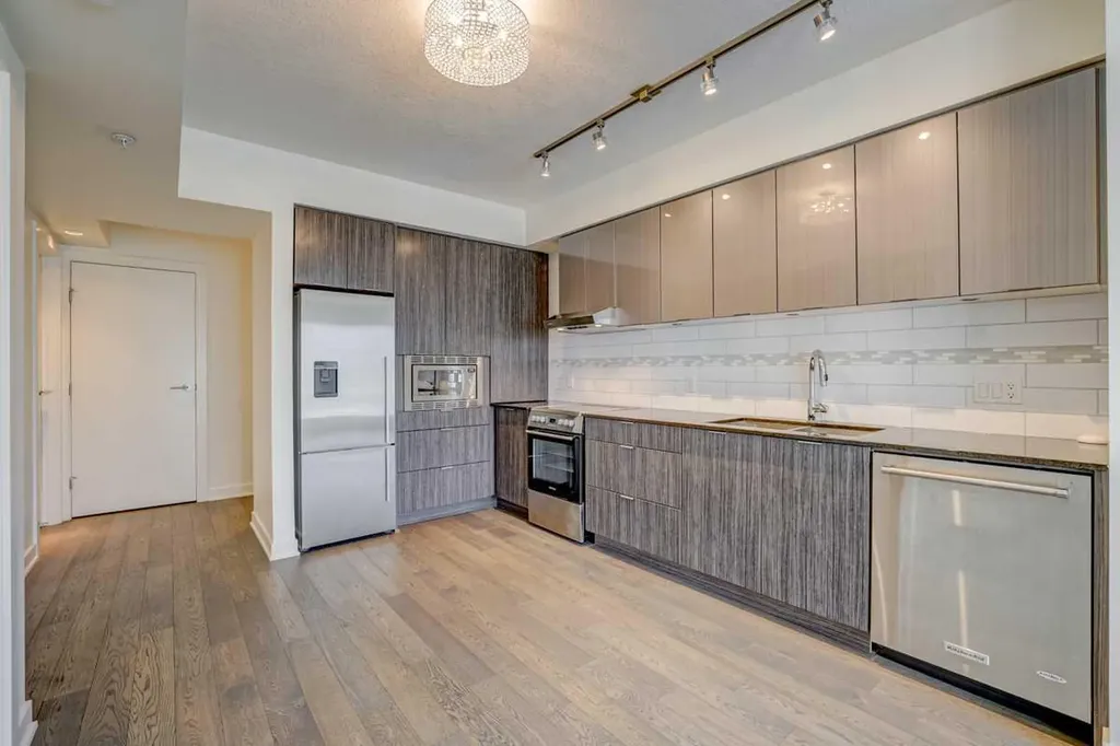 930 6 Avenue SW Calgary AB T2P 1J3