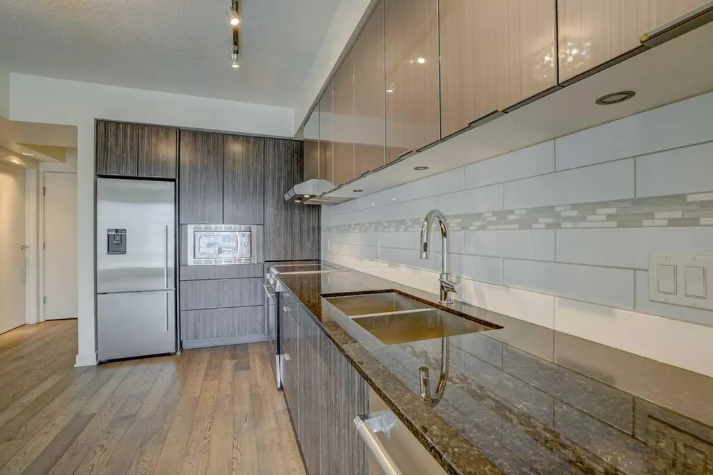 930 6 Avenue SW Calgary AB T2P 1J3