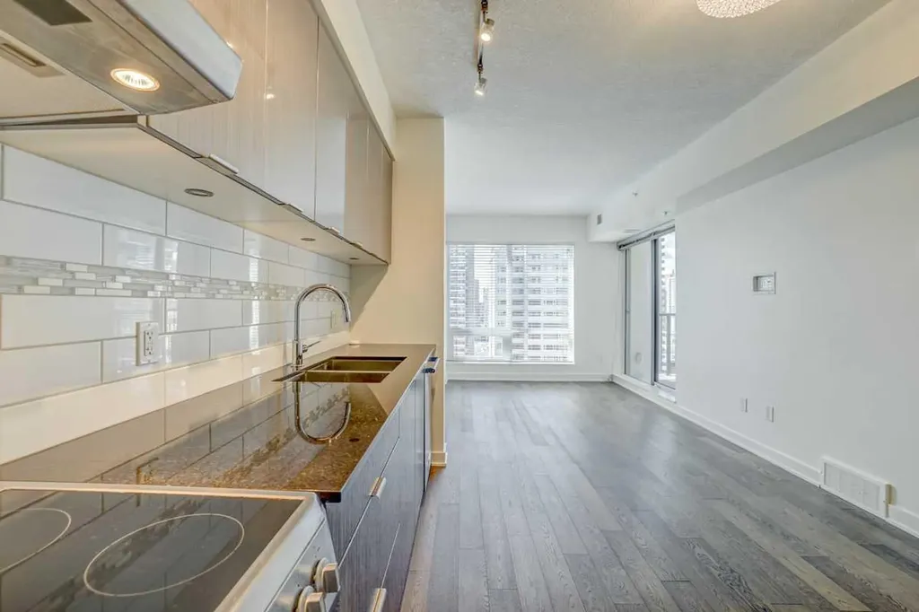 930 6 Avenue SW Calgary AB T2P 1J3