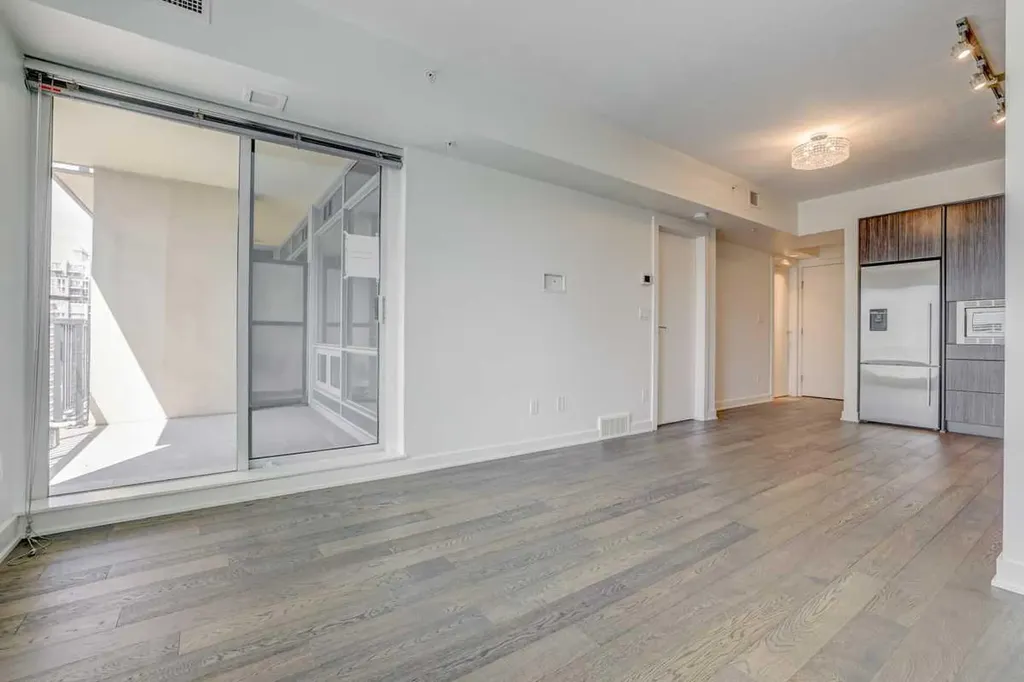 930 6 Avenue SW Calgary AB T2P 1J3