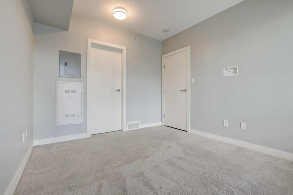 930 6 Avenue SW Calgary AB T2P 1J3