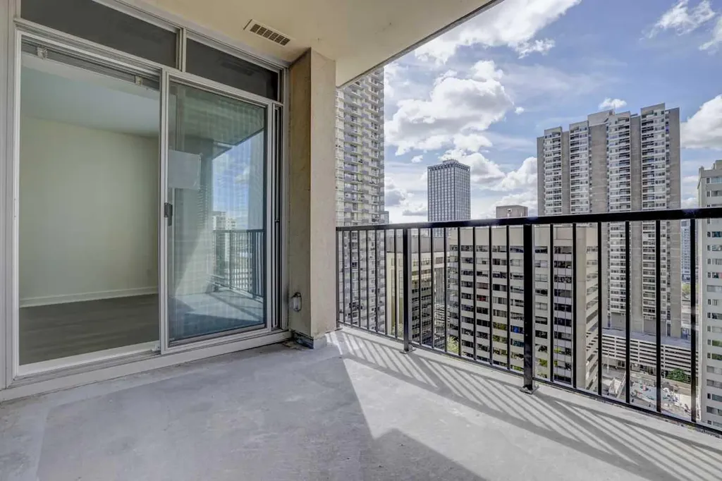930 6 Avenue SW Calgary AB T2P 1J3