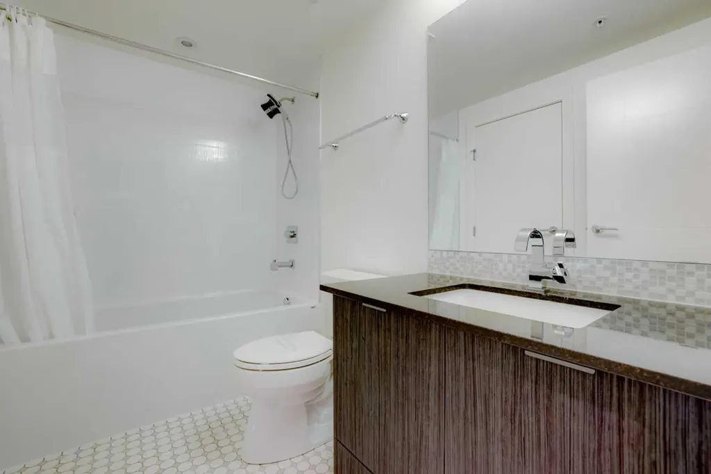 930 6 Avenue SW Calgary AB T2P 1J3