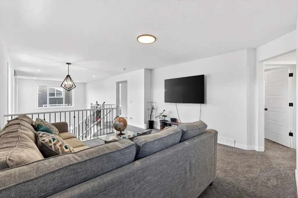 208 Dawson Circle Chestermere AB T1X 2R2