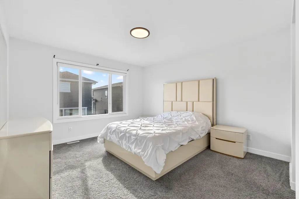 208 Dawson Circle Chestermere AB T1X 2R2