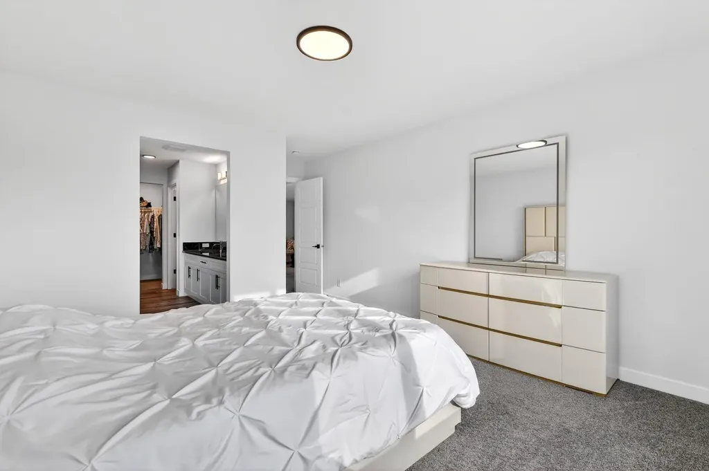 208 Dawson Circle Chestermere AB T1X 2R2