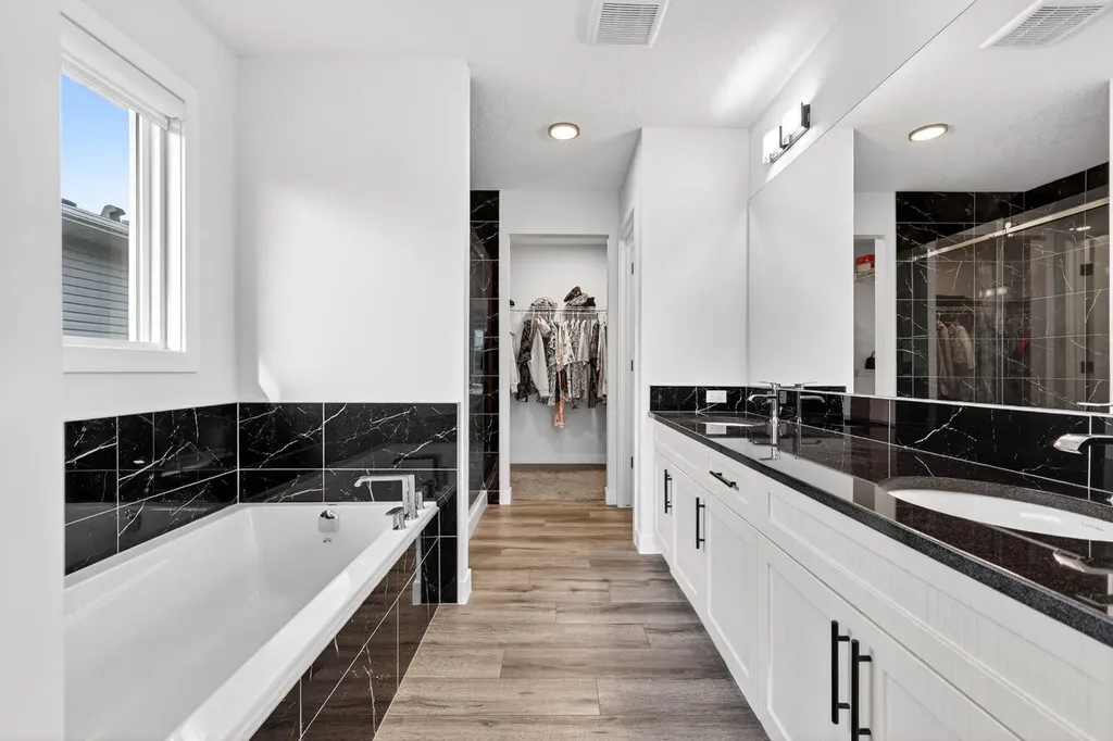 208 Dawson Circle Chestermere AB T1X 2R2